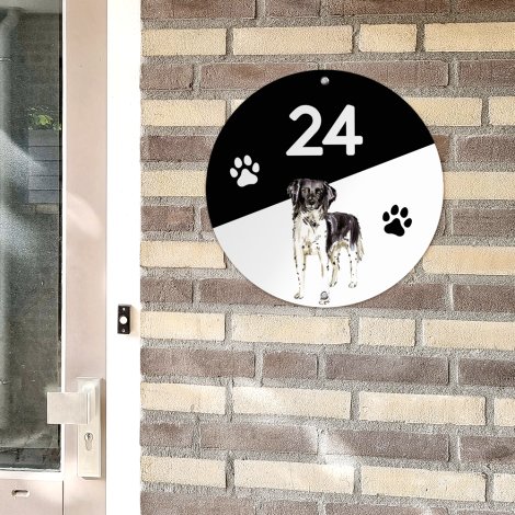 Rond naambordje voordeur hond