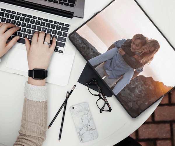 foto op laptophoes