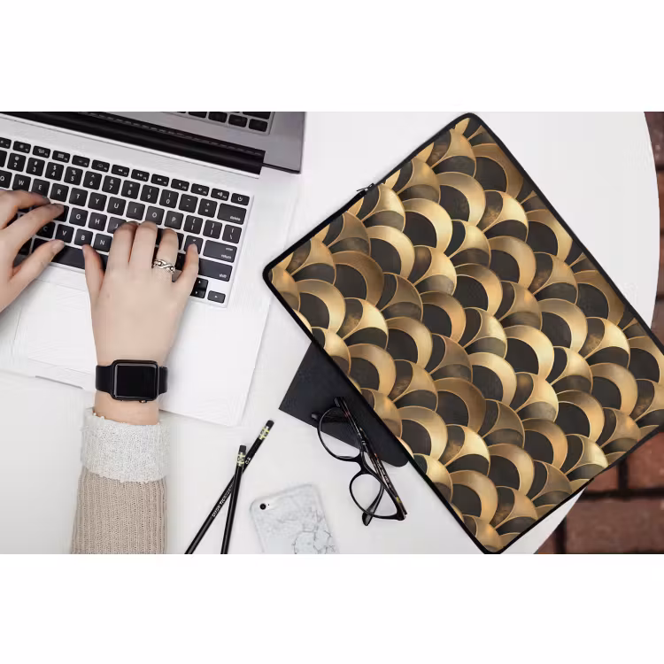 Laptophoes - Schubben - Structuur - Goud — 3